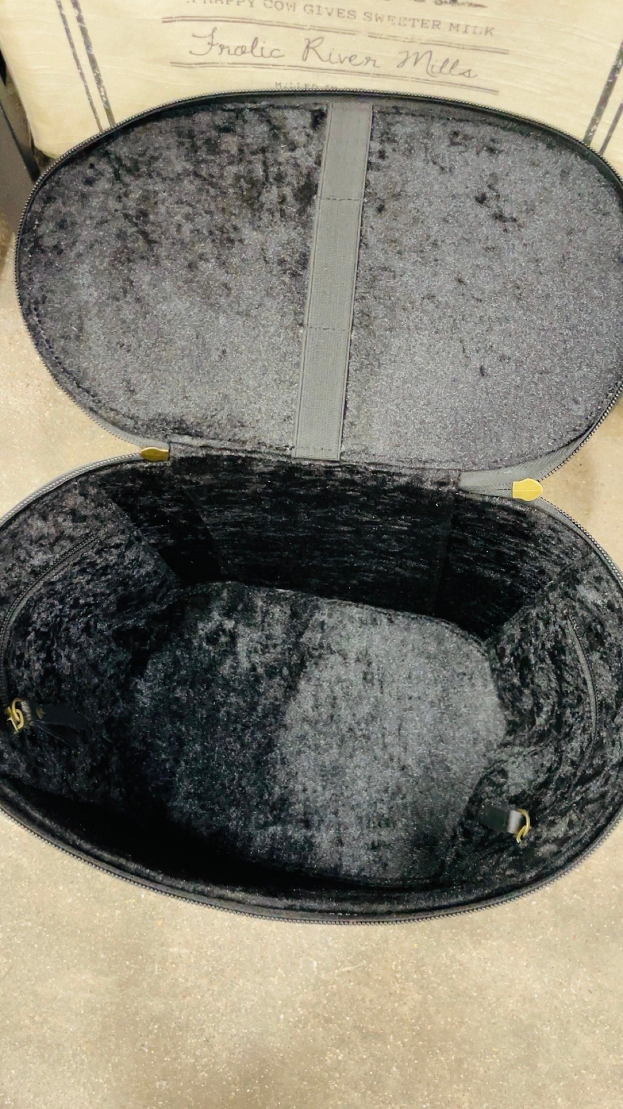 Black Large Cowhide Jewelry Case