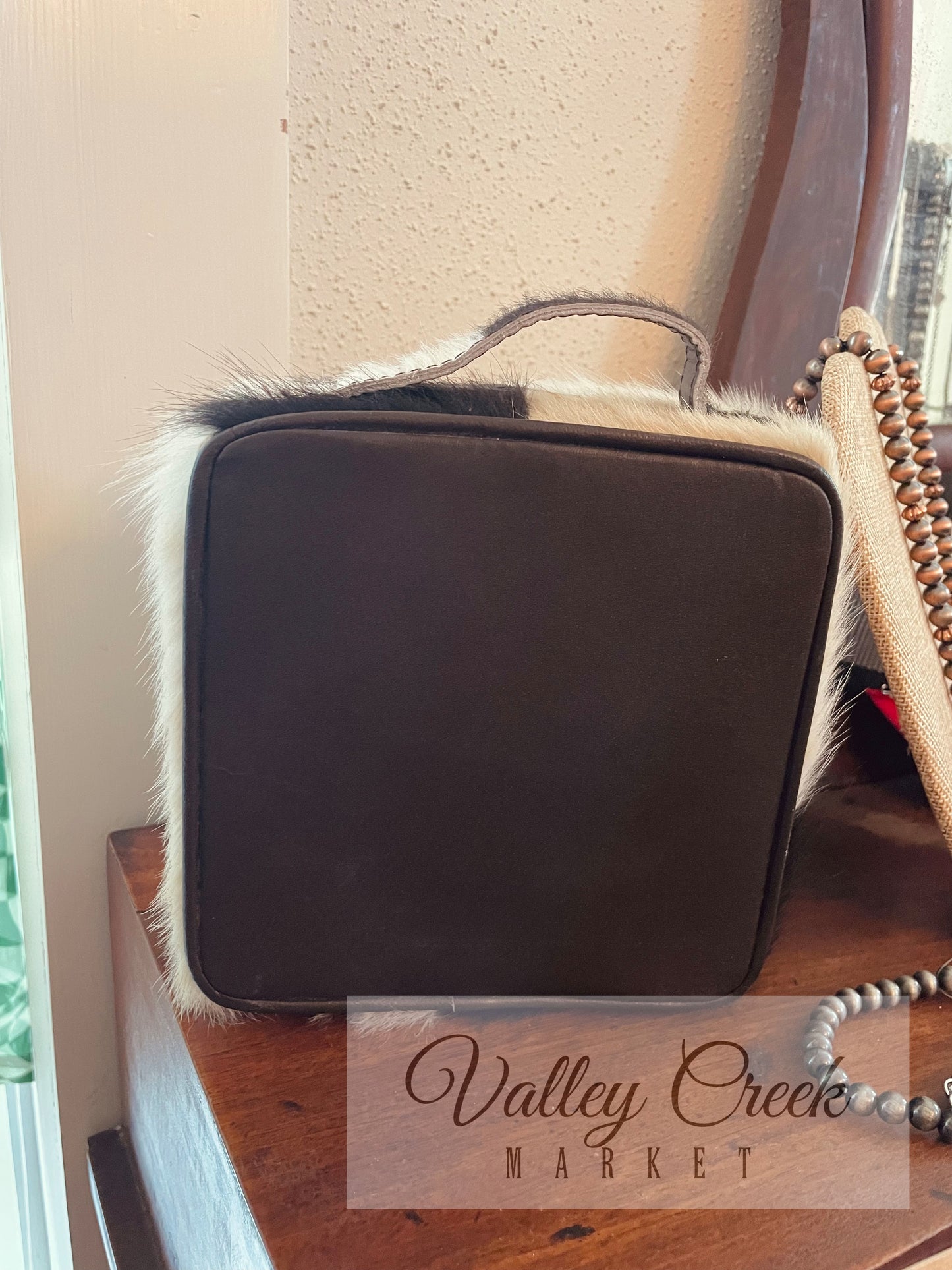 Medium Tooled Jewelry Case